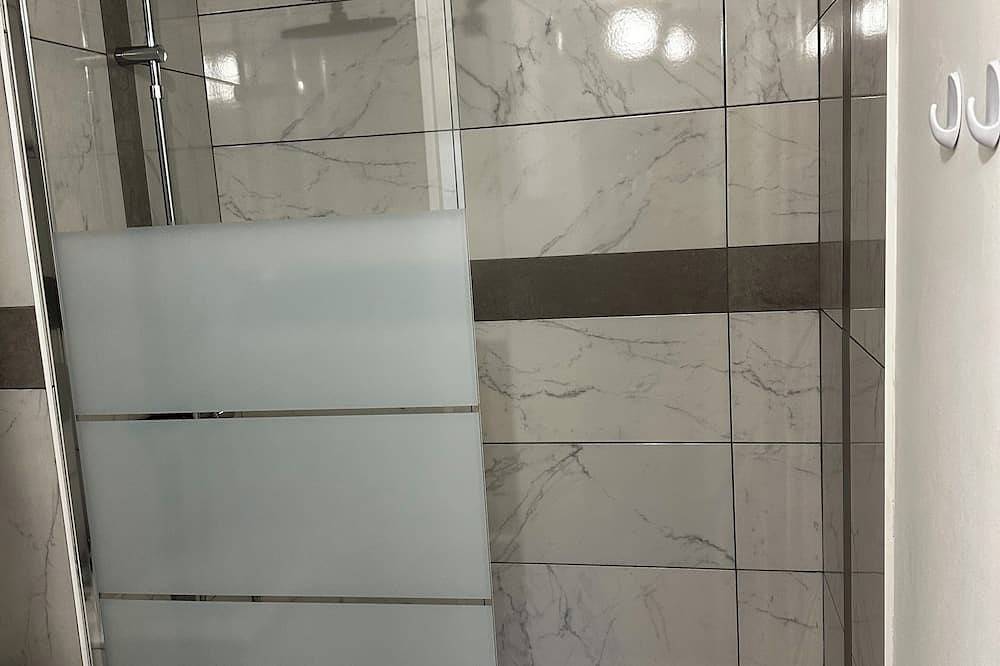 Ganze Wohnung, Le Bacquin 21 town center 2 minutes away, train station 700 m away, secure private parking. in Dijon, Dijon und Umgebung