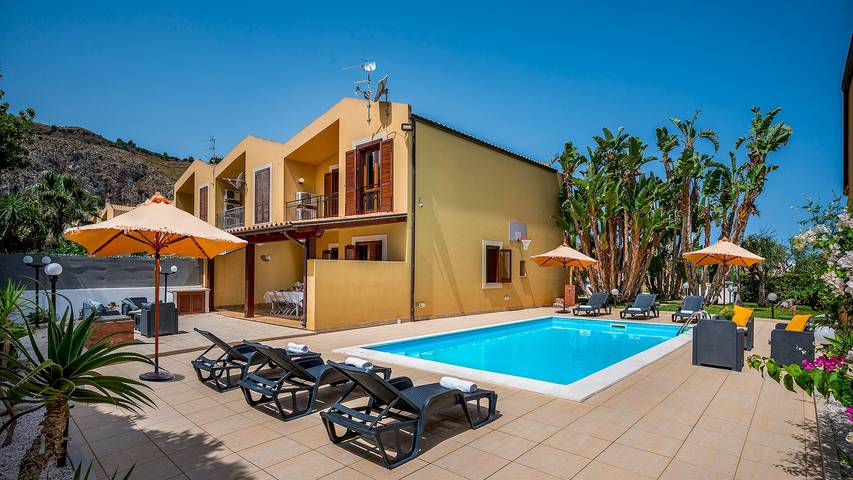 Villa per 6 persone, con Terrazza e Giardino a Valderice