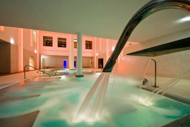 Hotel para 10 personas, con jardín además de sauna y jacuzzi, Se admiten mascotas - 1