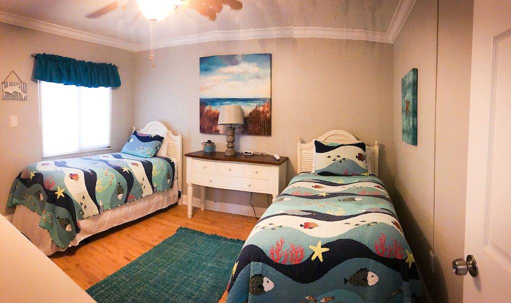 Gulf-Front: Dreamy Views, Renovated, Steps from Beach in Sanibel, Sanibel Island