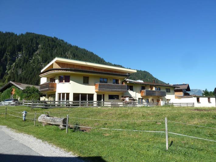 Ganze Ferienwohnung, Alpina Appartements - Appartement behindertenfreundlich 32m² in Grän, Allgäuer Alpen (Österreich)