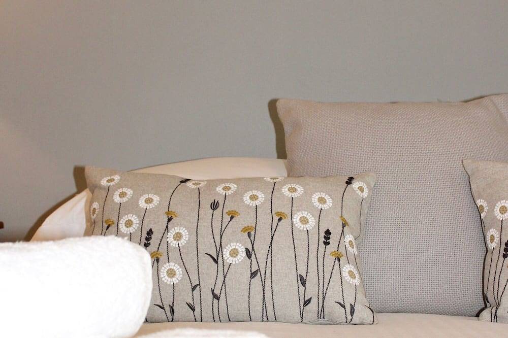 Perfect Location To Discover Cornwall Family Dog Friendly Bungalow in Bodmin in Bodmin, Cornwall