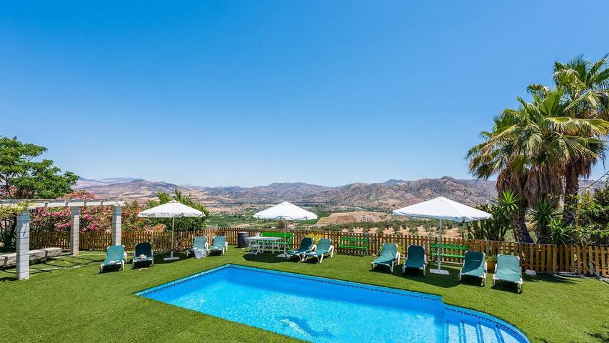 Chalet para 19 personas, con Balcón/Terraza y Piscina en Andalucía - 2