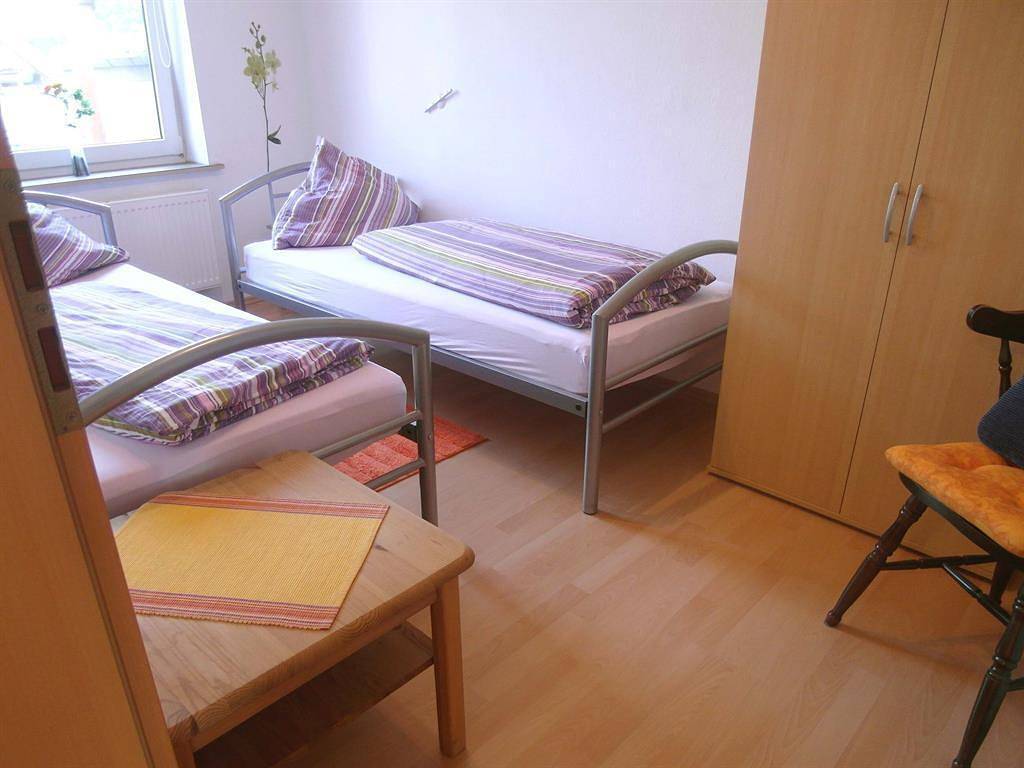 Apartamento vacacional entero, Fewo, 2 Schlafräume, 1-4 Pers. in Isenbüttel, Distrito de Gifhorn