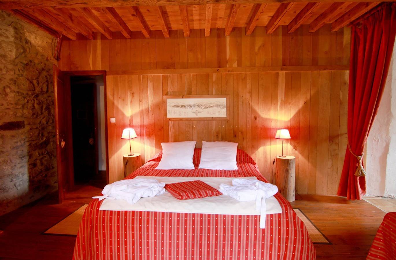 Relais de L'Empereur chambres d'hôtes - Chambre 4 Lustou in Sailhan, Pyrénées