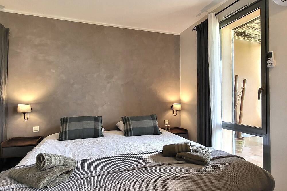 Appartement entier, Côté Golf, bel appartement Rdc avec terrasses dans Golf - piscine - tennis ... in Saumane-de-Vaucluse, Vaucluse