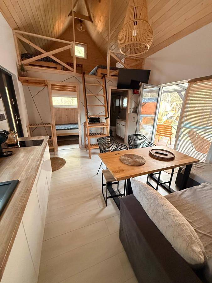 Location de vacances pour 7 personnes, avec jacuzzi ainsi que sauna et jardin dans Radawa