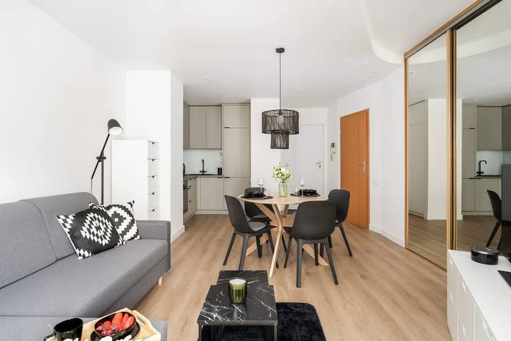 Ganze Ferienwohnung, Bright Studio in the Center | Parking | 650 m to Market Square in Posen, Großpolen