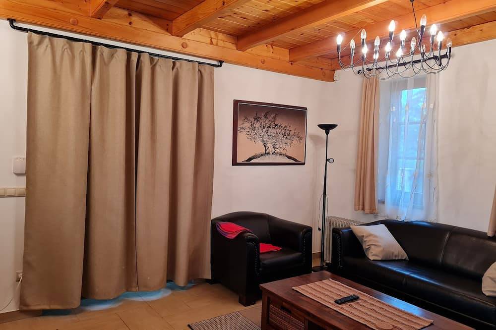 Modern eingerichtetes, klimatisiertes, exlusives Ferienhaus. in Gardon, Gárdonyi járás