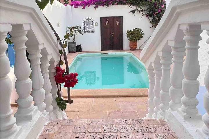 Villa pour 10 personnes, avec piscine ainsi que jardin et vue