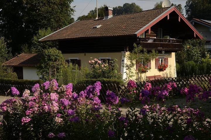 Ferienhaus für 4 Personen, mit Garten und Balkon in Bad Endorf