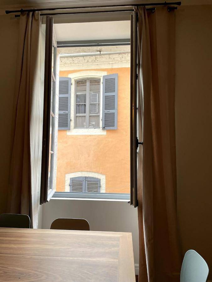 Appartement entier, One-Bedroom Apartment in Cahors, Quercy