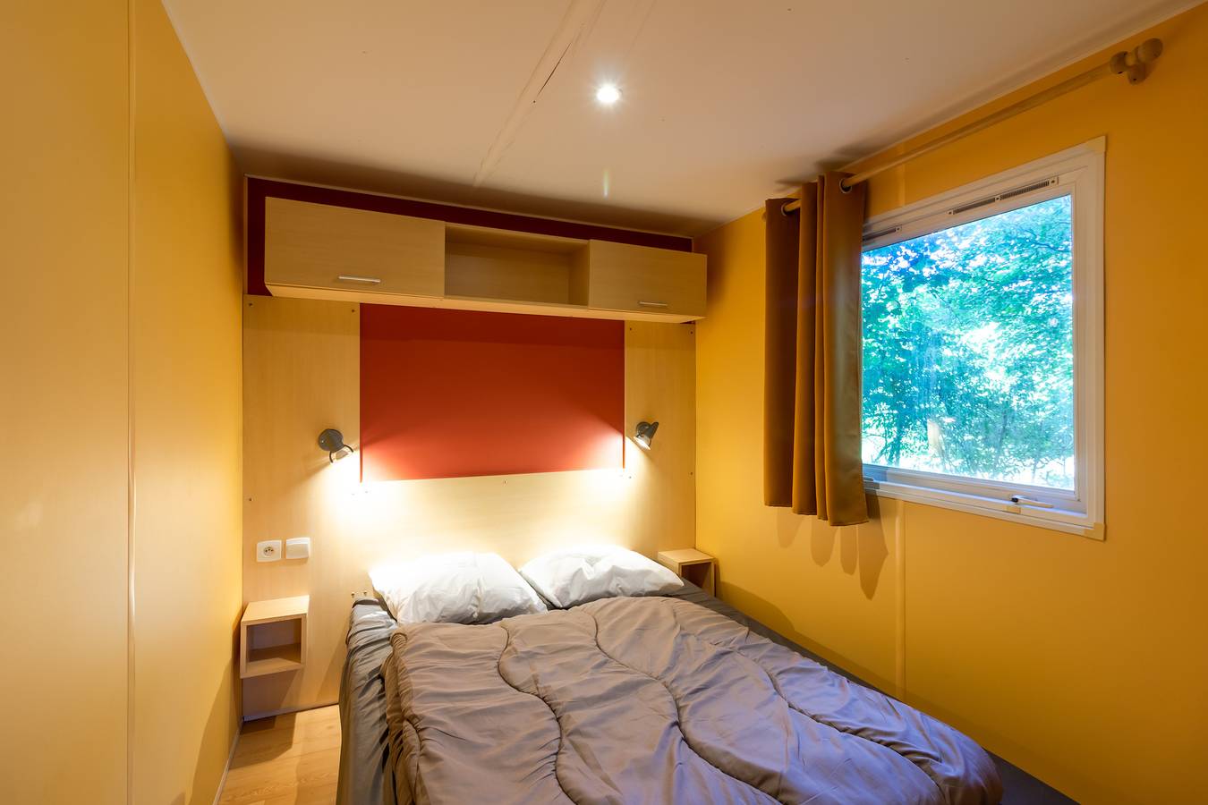 Mobile Home '4 Personnes Climatisé' avec piscine partagée, Wi-Fi et climatisation in Saint-Martial-de-Nabirat, Périgord Noir