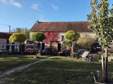 Gîte pour 8 personnes, animaux acceptés à Saint-Germain-le-Rocheux