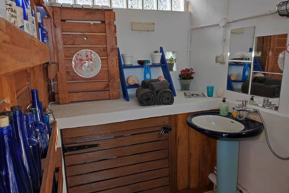 Roof Cabin, on the roof of the house overlooking the Atlantic Ocean. in Puerto de la Cruz, Tenerife du Nord