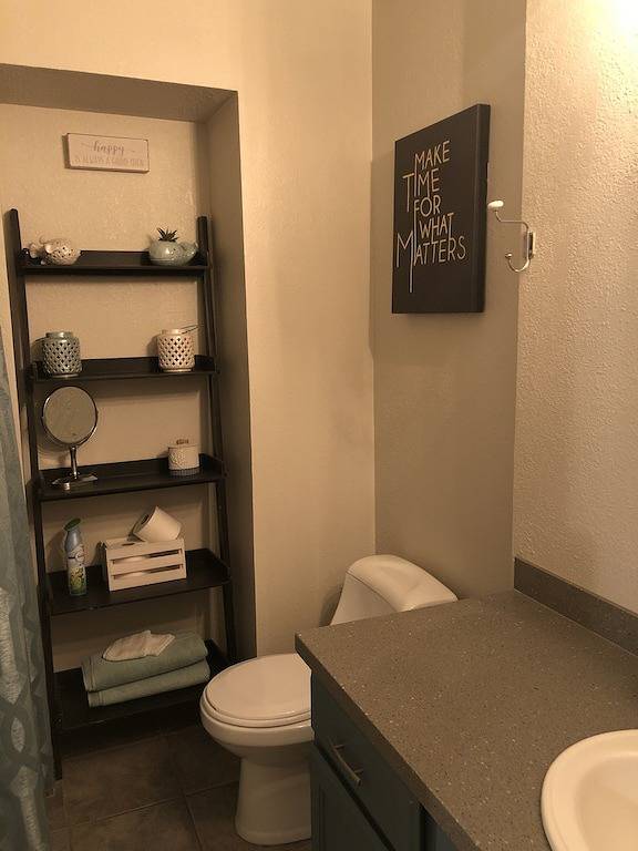 Cheerful 3 bedroom home with Rv Garage Parking in Lake Havasu City, Mohave County