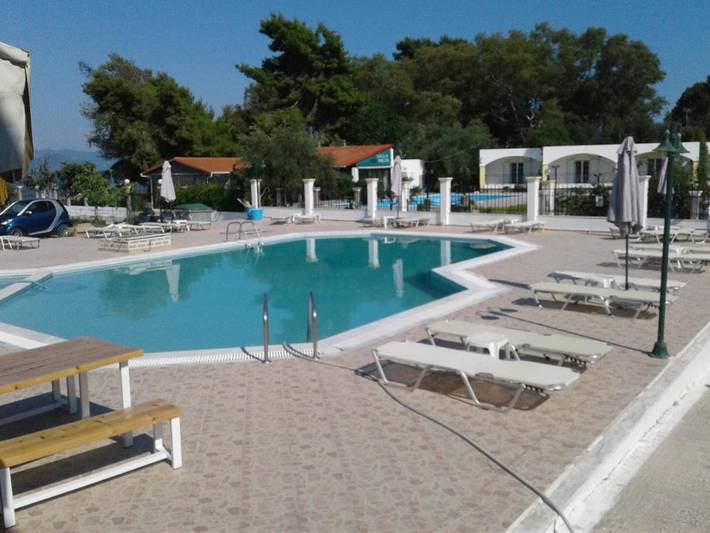 Appart’hôtel pour 3 personnes, avec bassin pour enfant et jardin ainsi que piscine et vue, adapté aux familles