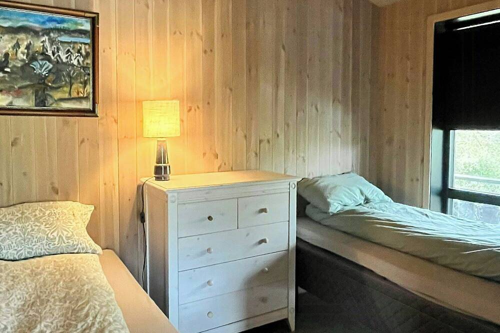 Ganze Wohnung, Moderne Hütte hoch über dem Storelva bei Eikefjord in Flora