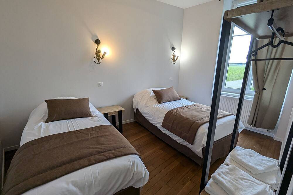 Domaine Ferme rénovée avec Spa, 15 couchages, parking privatif, proche Paris in Lorcy, Région de Pithiviers