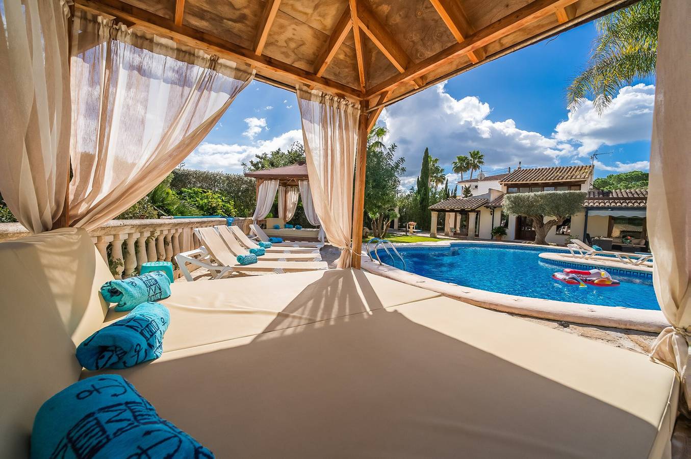 Finca "Vela" bei Muro für 8 Personen mit wunderschönem Garten und Pool in Muro, Mallorca Norden
