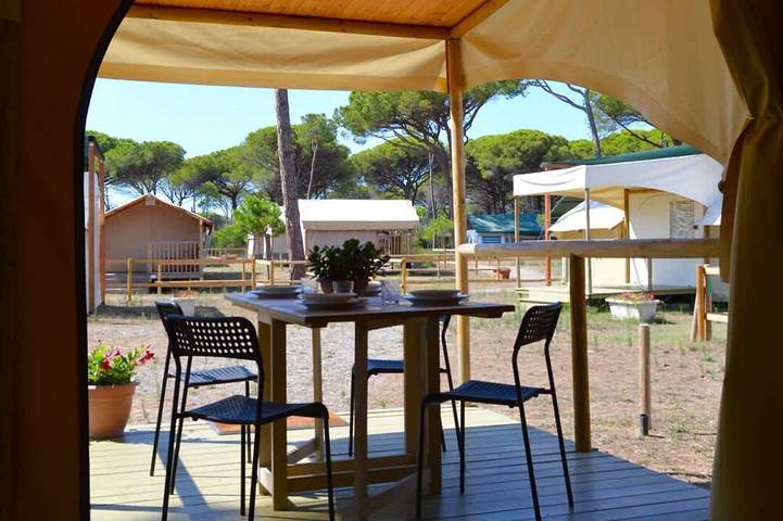 Appartamento intero, Camping Principina Tenda Safari tent for 4 people in Principina A Mare, Grosseto