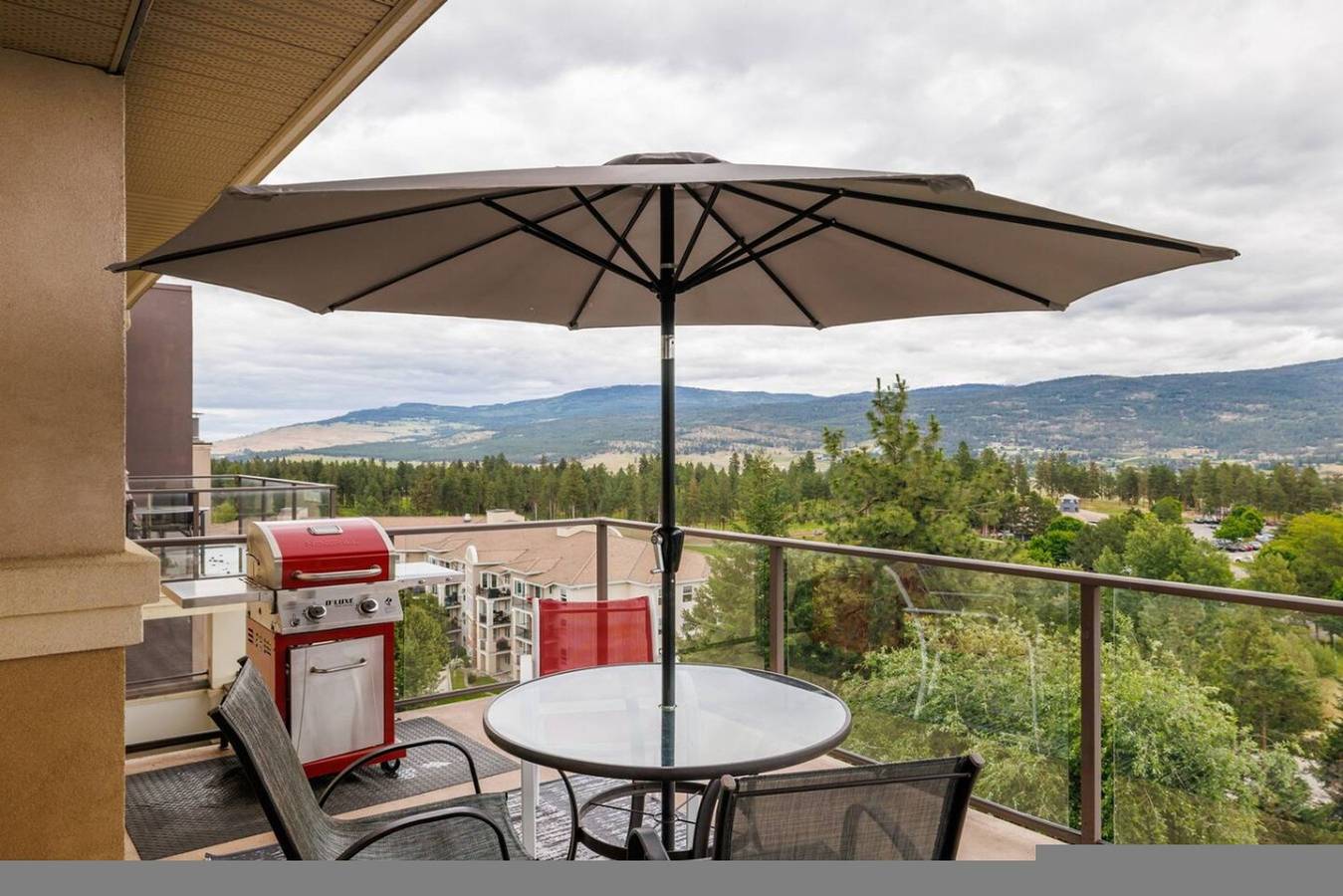 Ganze Wohnung, 2Br | Pool, Hot Tub, Golf, Ubc & Airport in Kelowna, Regional District of Central Okanagan