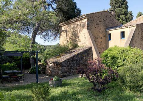 Location de vacances pour 4 personnes, avec piscine ainsi que vue et jardin à Quarante - 4