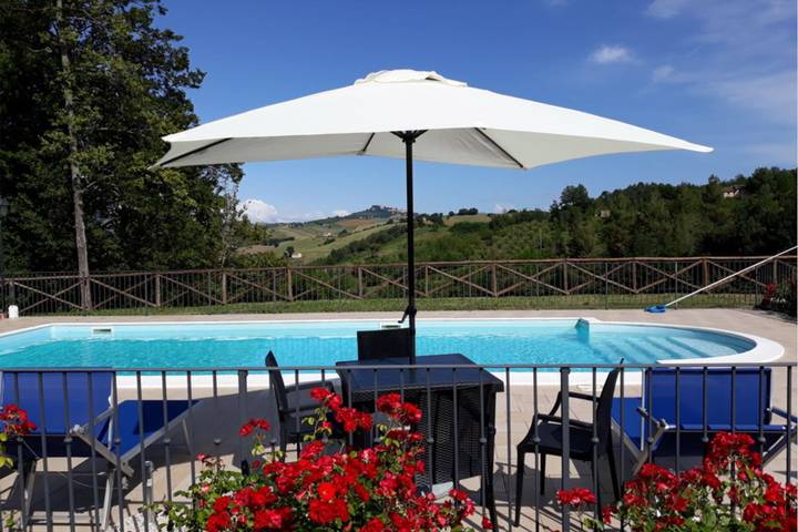 Ferienhaus für 12 Personen, mit Terrasse und Garten sowie Pool, mit Haustier in Marche - 4