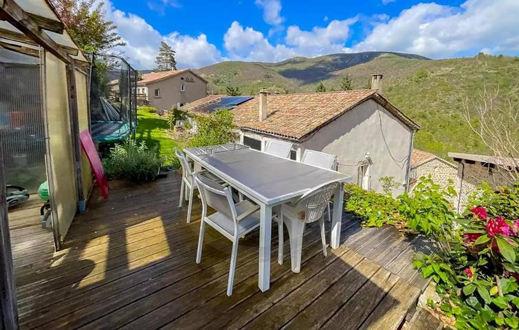Location de vacances pour 8 personnes à Saint-Julien-du-Gua