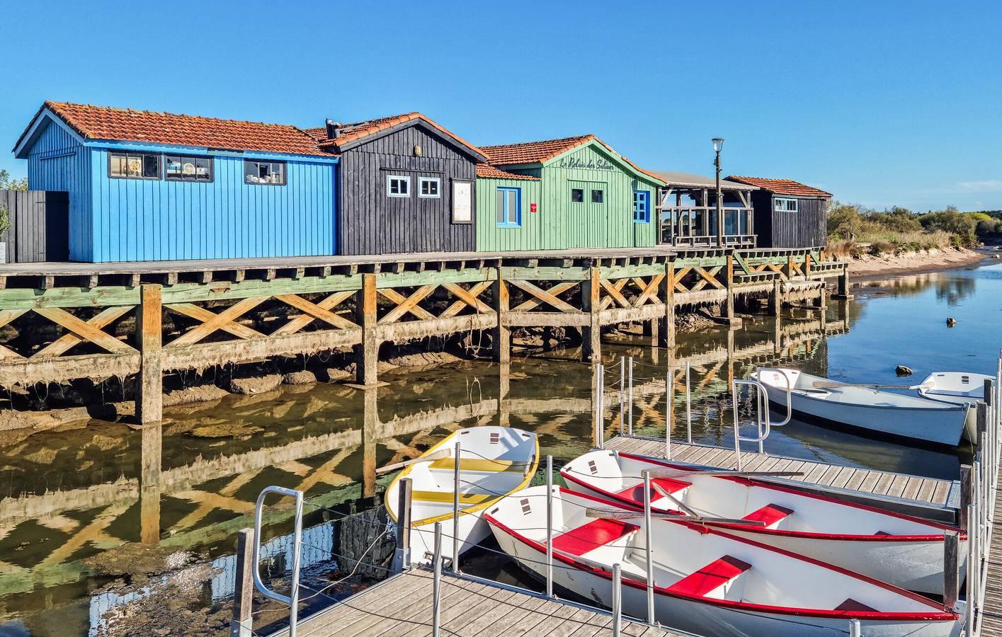 Gemütliche Ferienwohnung mit WLAN, Parkplatz und 2 km entferntem Strandzugang in Le Château-d'Oléron, Côte de Beauté