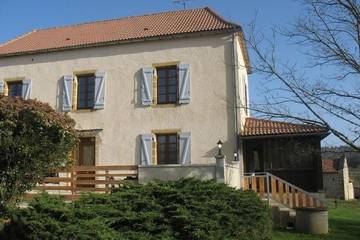Gîte pour 6 personnes, avec jardin à Cazals