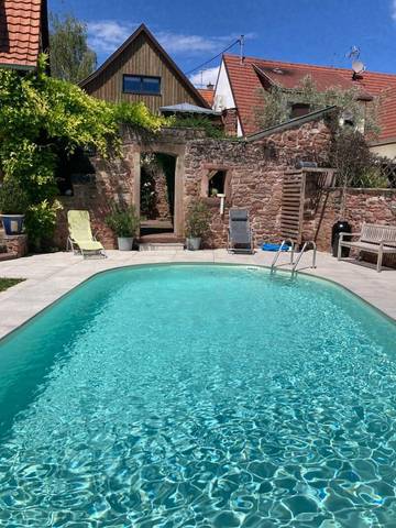 Gîte pour 3 personnes, avec jardin ainsi que jacuzzi et piscine, adapté aux familles à Marlenheim