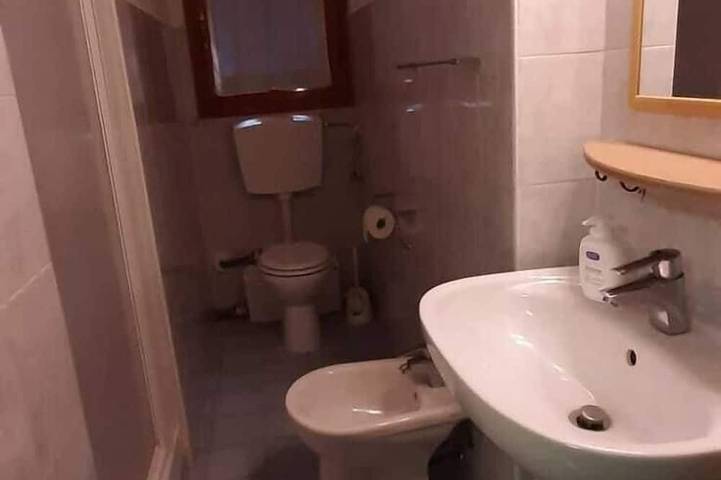 Ferienwohnung für 9 Personen, mit Balkon und Garten in Vada - 4