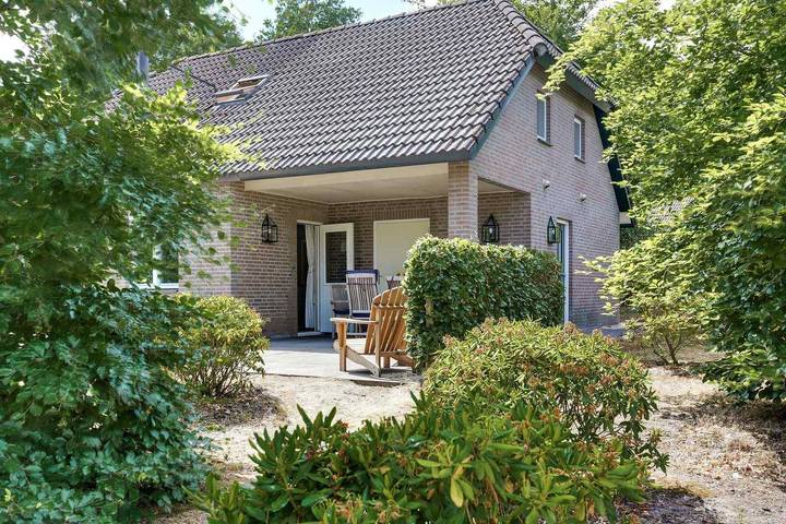 Villa voor 8 personen, with sauna and terras as well as tuin in Noord-Brabant
