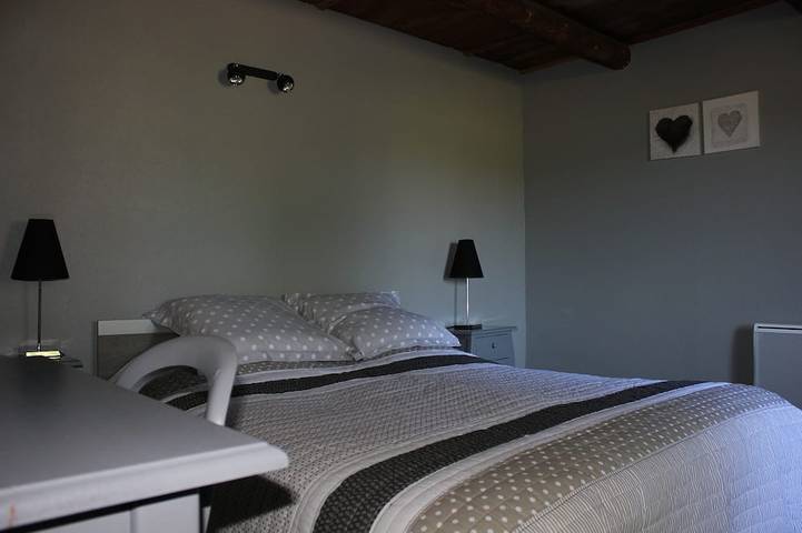 Location de vacances pour 5 personnes, avec terrasse et jardin à Saint-Maurice-de-Lignon - 2