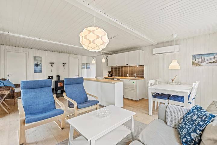 Schnuckeliges, kleines Ferienhaus nur 400 m zum Strand, 2 Hunde in Vejers Strand, Varde