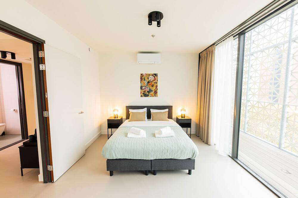 Entire apartment, Stylish Serenity 1Bdr Apartment  Bhd in Rotterdam, South Holland