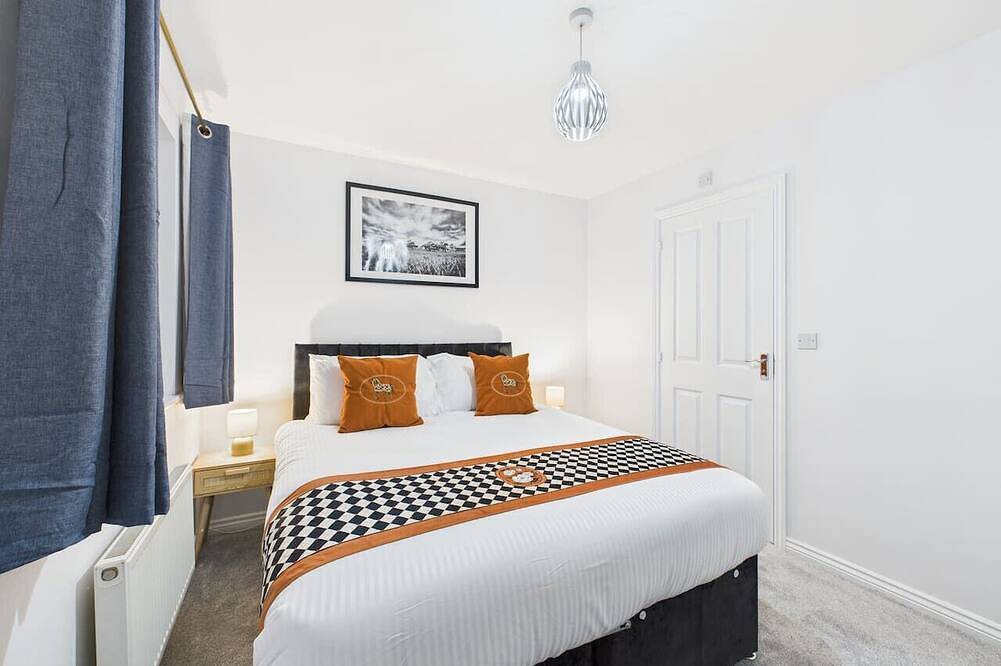 *New* Prestbury Place | Racecourse | Free Parking in Gloucestershire