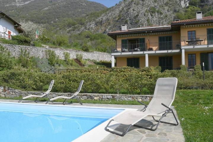 Ferienwohnung für 6 Personen, mit Terrasse und Garten sowie Pool und Seeblick in Tremezzo