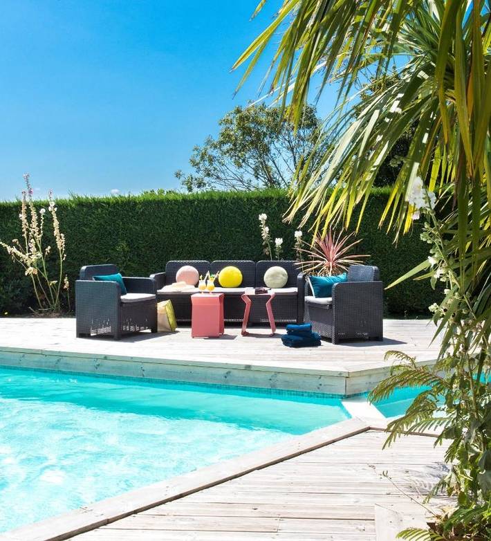 Hôtel pour 2 personnes, avec piscine et jardin dans Yves - 3