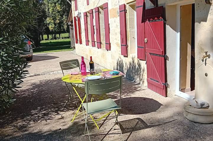 Gîte pour 6 personnes, avec terrasse et jardin