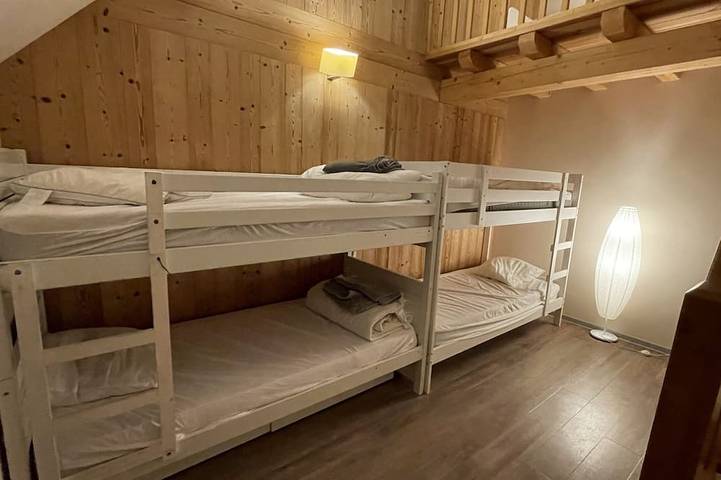 Location de vacances pour 16 personnes, avec terrasse ainsi que jardin et jacuzzi, animaux acceptés à Camparan - 4