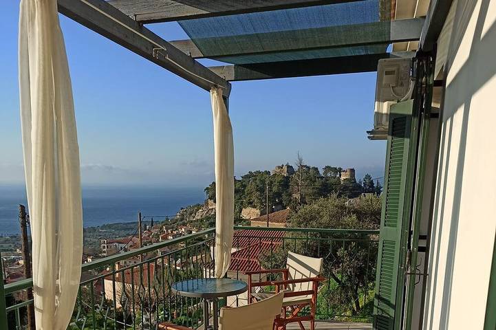 Ferienhaus für 7 Personen, mit Balkon und Garten