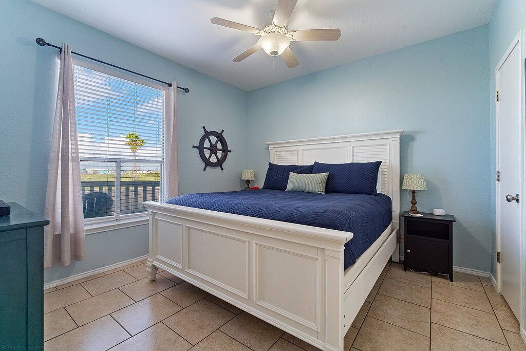 Ganze Wohnung, Island Oasis! 1st floor! One block to the beach! in North Padre Island, Corpus Christi