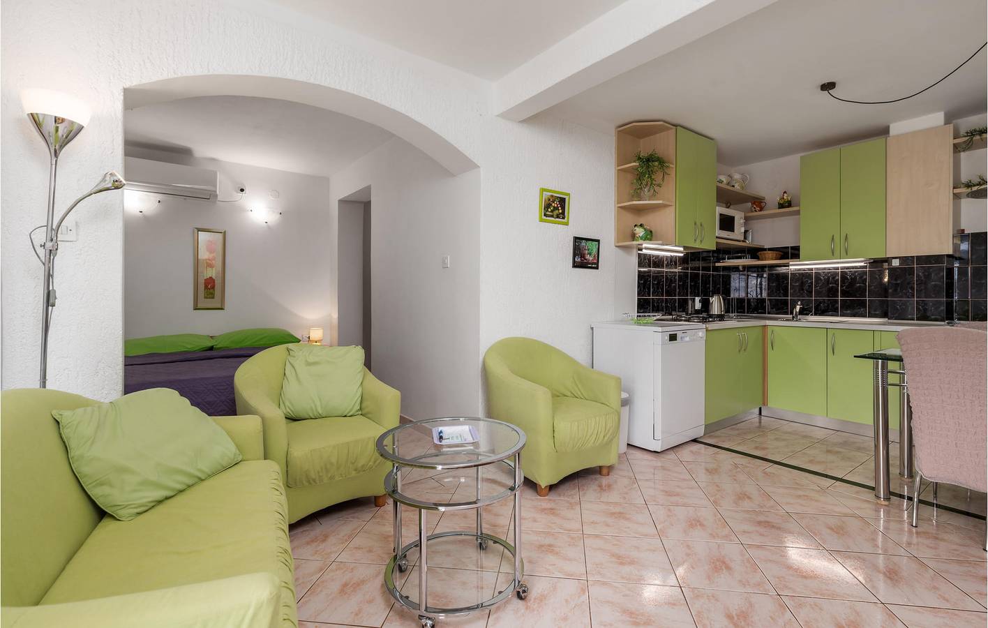 Ganze Ferienwohnung, Ferienwohnung mit Meerblick, Terrasse, WLAN und Parkplatz in Küstennähe in Cesarica, Naturpark Velebit