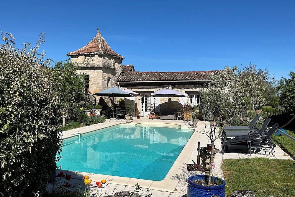 Ferme quercinoises 7 chmbrs 5 s/b Piscine privée 14 pers. in Caylus, Quercy