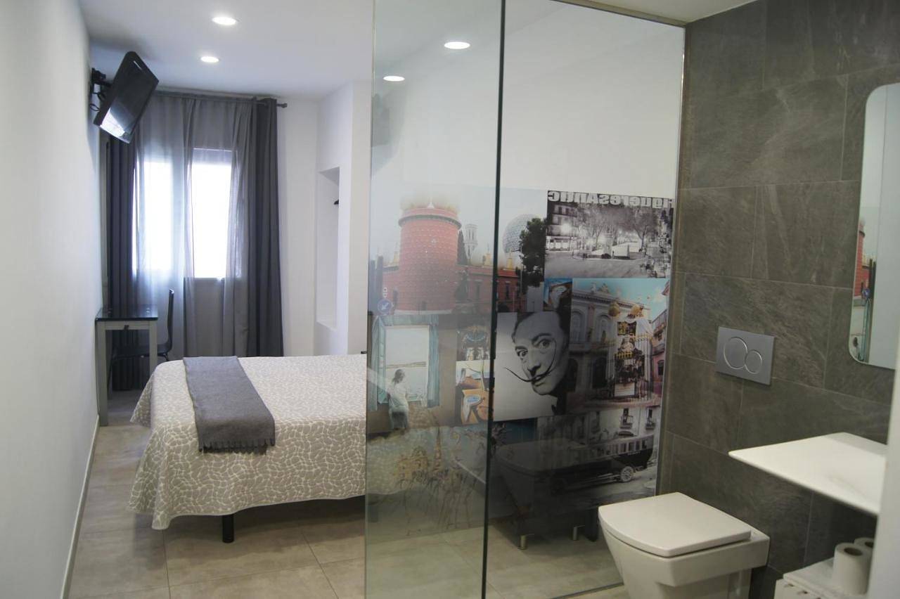 Hostal Sanmar in Figueras, Haut-Ampurdan