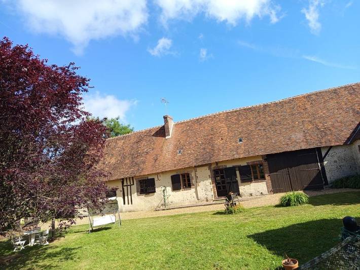 Gîte pour 7 personnes, avec vue et jardin à La Bazoche-Gouet