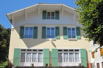 Gîte pour 8 personnes, avec jardin dans Station de Herbouilly