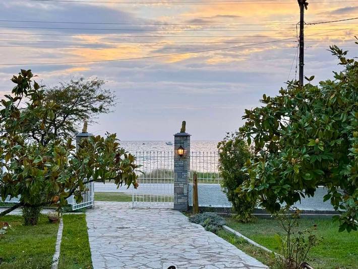 Location de vacances pour 8 personnes, avec vue sur l’océan et jardin dans Nea Kallikratia - 3